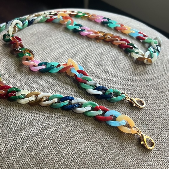 Phone case or purse chain. - Picture 2 of 3